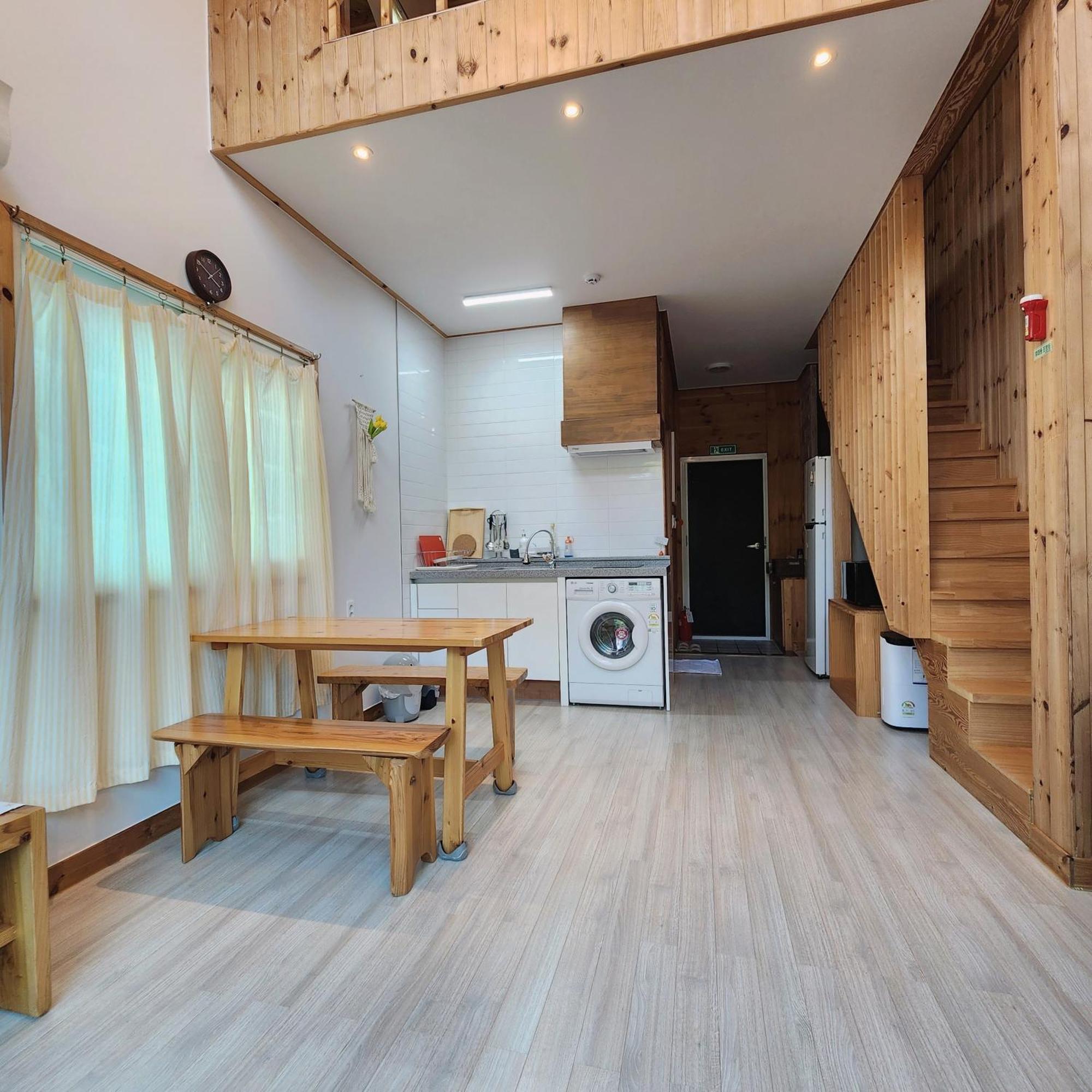 Jeju 542 Pension Seogwipo Exterior foto